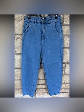 I & M Black Label High Rise Mom Jeans Denim Size 7 pleaded